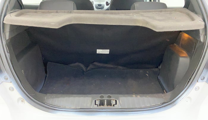 2017 Ford New Figo TITANIUM 1.2 PETROL MT, Petrol, Manual, 47,608 km, Boot Inside