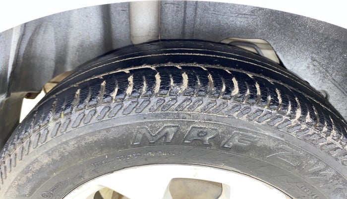 2017 Ford New Figo TITANIUM 1.2 PETROL MT, Petrol, Manual, 47,608 km, Right Rear Tyre Tread