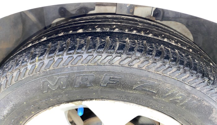 2017 Ford New Figo TITANIUM 1.2 PETROL MT, Petrol, Manual, 47,608 km, Left Front Tyre Tread