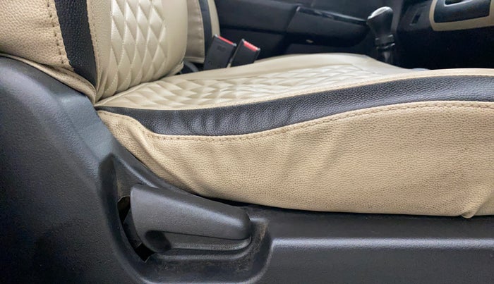 2017 Maruti Wagon R 1.0 VXI+, Petrol, Manual, 57,139 km, Driver Side Adjustment Panel