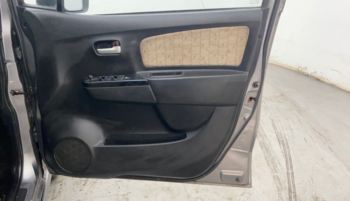2017 Maruti Wagon R 1.0 VXI+, Petrol, Manual, 57,139 km, Driver Side Door Panels Control