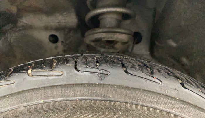 2017 Maruti Wagon R 1.0 VXI+, Petrol, Manual, 57,139 km, Left Front Tyre Tread