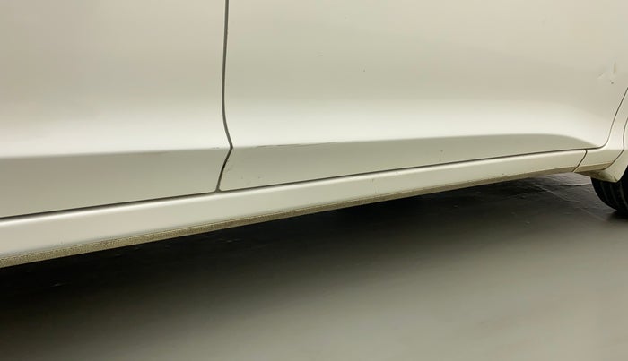 2016 Honda City 1.5L I-VTEC V MT, Petrol, Manual, 32,404 km, Right running board - Slightly dented