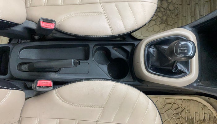 2015 Hyundai Xcent BASE 1.2, CNG, Manual, 1,28,390 km, Gear Lever