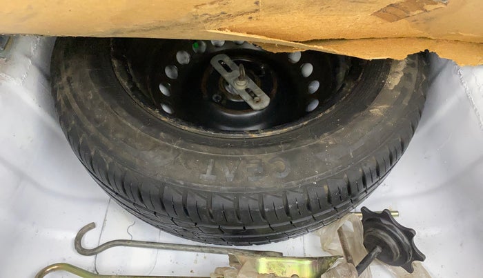 2015 Hyundai Xcent BASE 1.2, CNG, Manual, 1,28,390 km, Spare Tyre