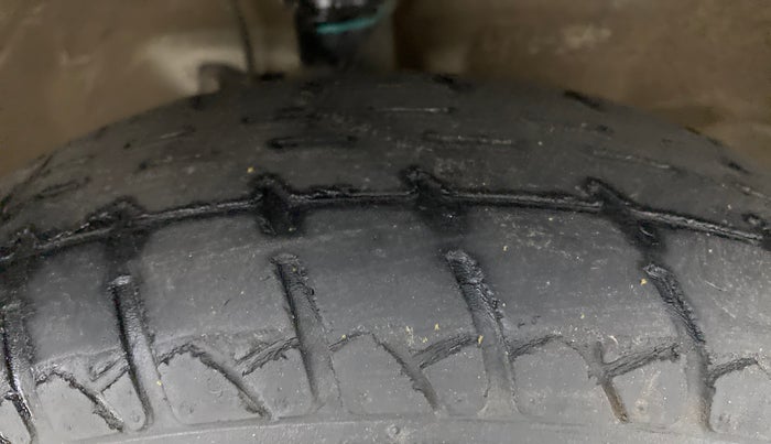 2017 Maruti Wagon R 1.0 LXI CNG, CNG, Manual, 45,180 km, Right Front Tyre Tread