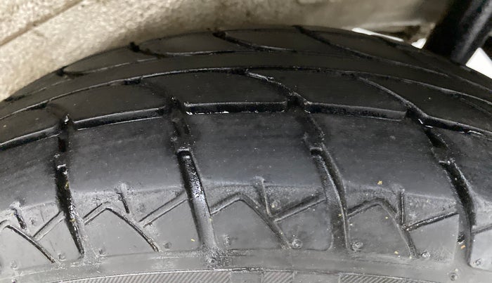 2017 Maruti Wagon R 1.0 LXI CNG, CNG, Manual, 45,180 km, Left Rear Tyre Tread