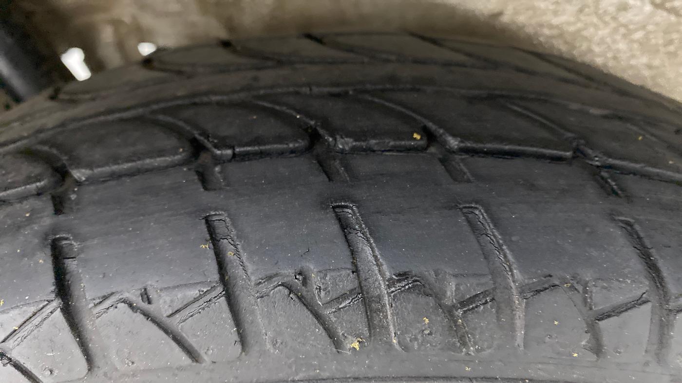 2017 Maruti Wagon R 1.0 LXI CNG, CNG, Manual, 45,180 km, Right Rear Tyre Tread