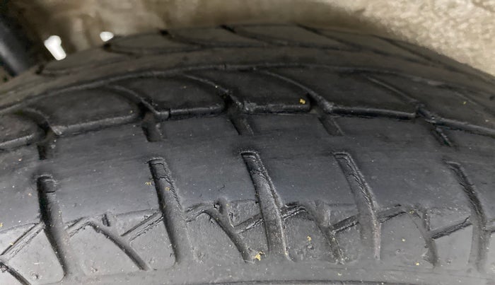 2017 Maruti Wagon R 1.0 LXI CNG, CNG, Manual, 45,180 km, Right Rear Tyre Tread