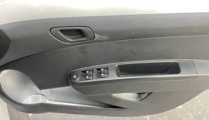 2015 Chevrolet Beat LT PETROL, Petrol, Manual, 49,068 km, Driver Side Door Panels Control