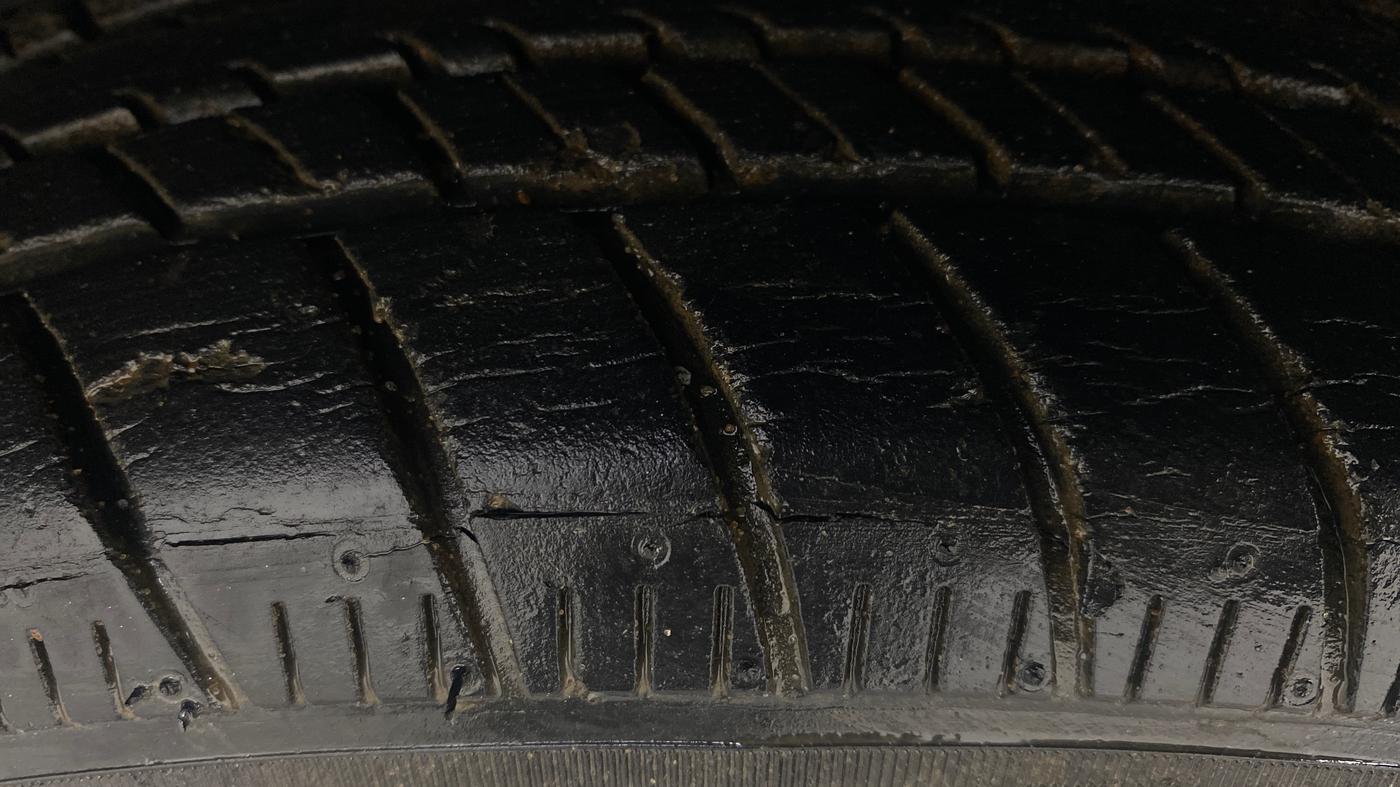 2015 Chevrolet Beat LT PETROL, Petrol, Manual, 49,068 km, Right Front Tyre Tread