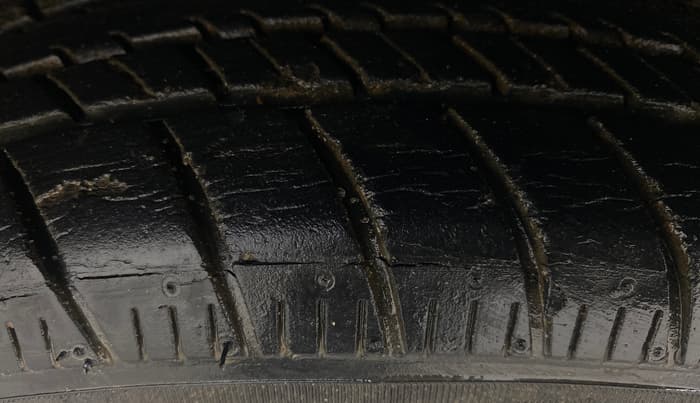 2015 Chevrolet Beat LT PETROL, Petrol, Manual, 49,068 km, Right Front Tyre Tread