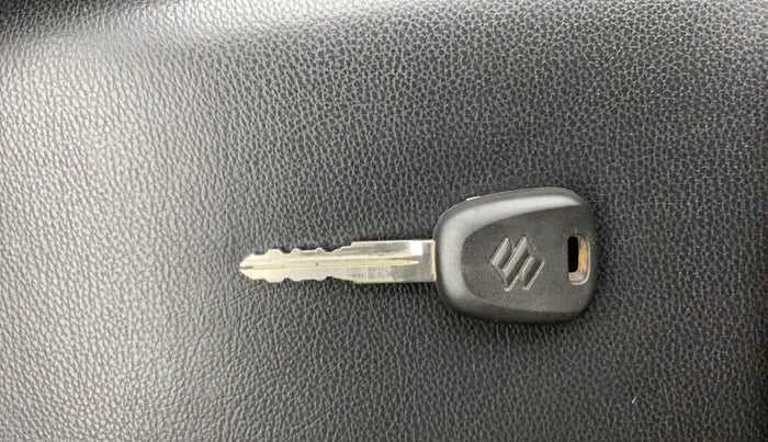 2022 Maruti Eeco 7 STR STD 1.2, Petrol, Manual, 41,911 km, Key Close Up