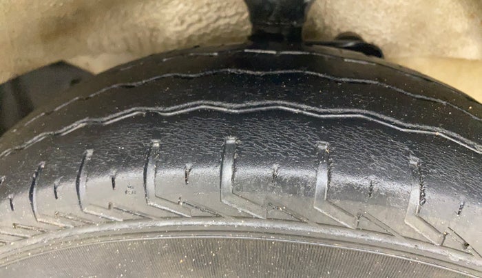 2022 Maruti Eeco 7 STR STD 1.2, Petrol, Manual, 41,911 km, Right Front Tyre Tread