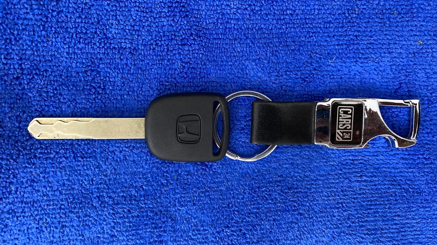 2018 Honda Brio S(O) MT, CNG, Manual, 42,610 km, Key Close Up