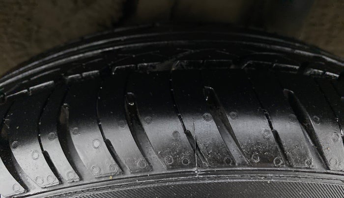2018 Honda Brio S(O) MT, CNG, Manual, 42,610 km, Left Rear Tyre Tread