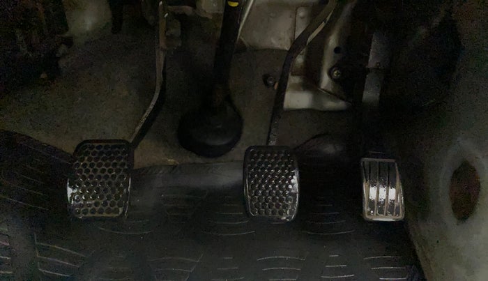 2020 Maruti Eeco 5 STR WITH A/C+HTR, Petrol, Manual, 95,338 km, Pedals