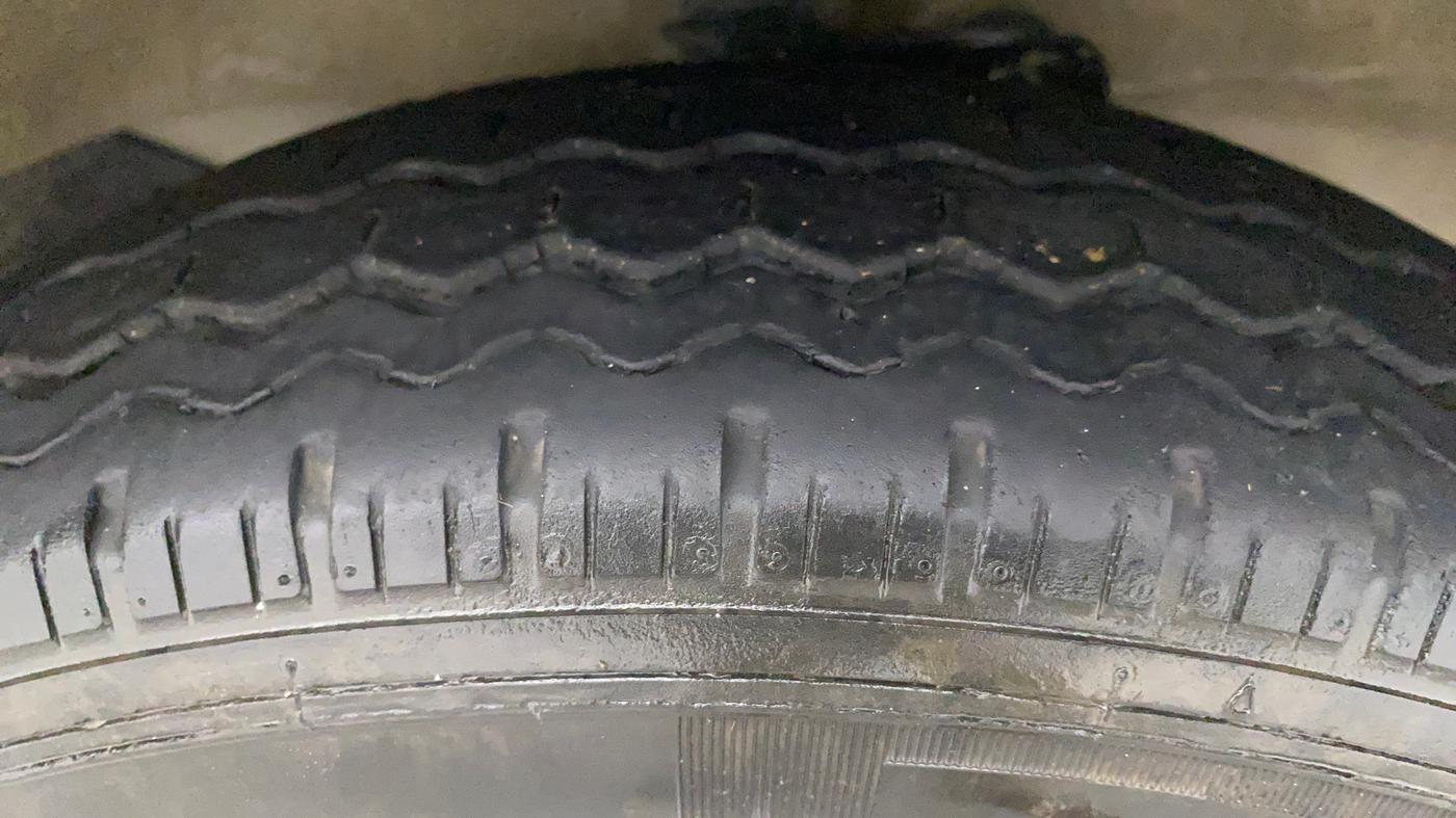 2020 Maruti Eeco 5 STR WITH A/C+HTR, Petrol, Manual, 95,338 km, Right Front Tyre Tread