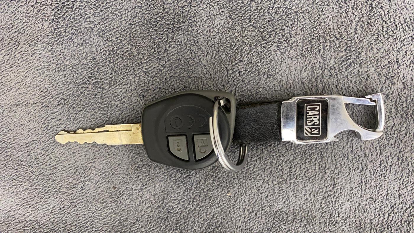 2018 Maruti Dzire VXI AMT, Petrol, Automatic, 15,223 km, Key Close Up
