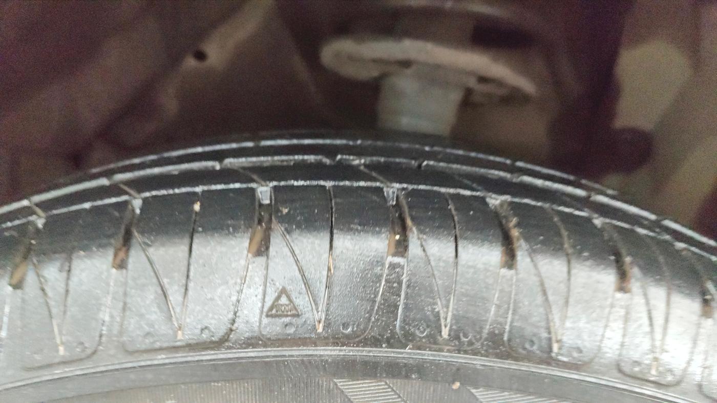 2018 Maruti Vitara Brezza ZDI PLUS DUAL TONE, Diesel, Manual, 59,387 km, Left Front Tyre Tread