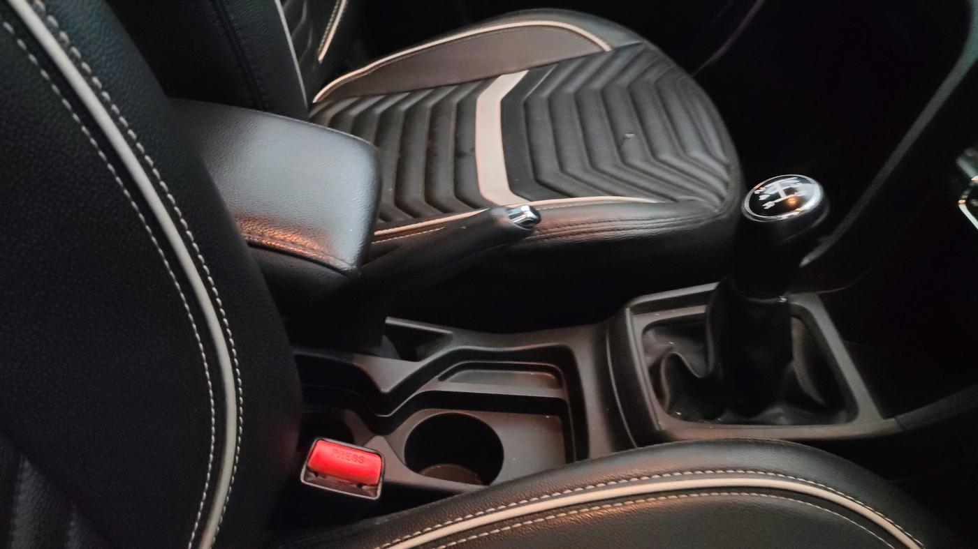 2018 Maruti Vitara Brezza ZDI PLUS DUAL TONE, Diesel, Manual, 59,387 km, Gear Lever