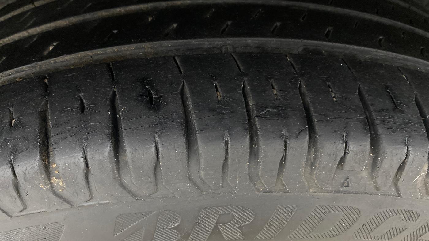 2020 Maruti Ertiga ZXI+ SHVS, Petrol, Manual, 32,513 km, Right Rear Tyre Tread