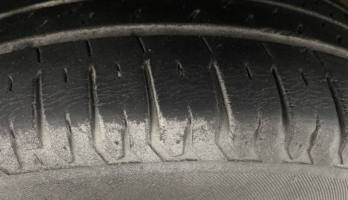 2020 Maruti Ertiga ZXI+ SHVS, Petrol, Manual, 32,513 km, Left Front Tyre Tread