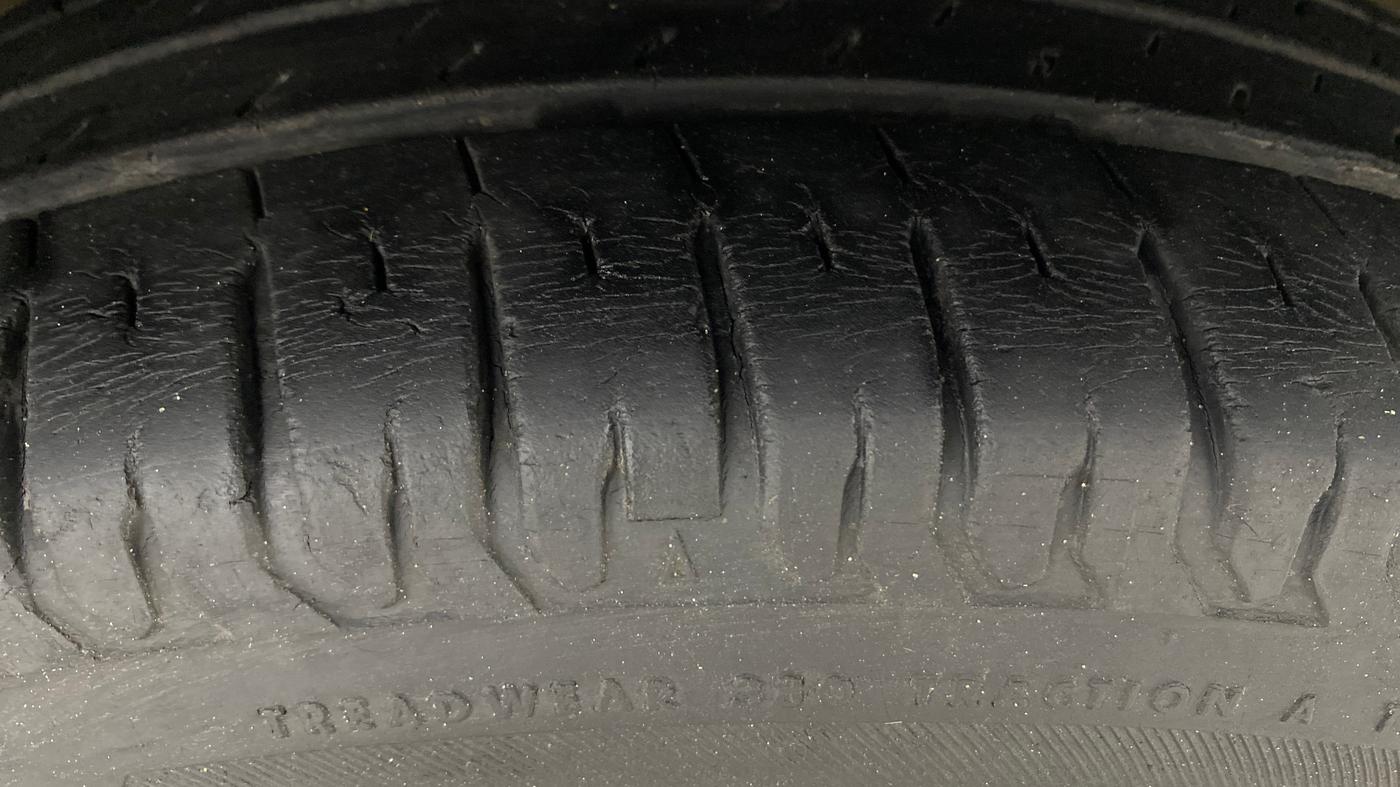 2020 Maruti Ertiga ZXI+ SHVS, Petrol, Manual, 32,513 km, Right Front Tyre Tread
