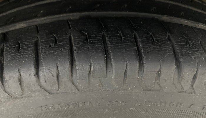 2020 Maruti Ertiga ZXI+ SHVS, Petrol, Manual, 32,513 km, Right Front Tyre Tread