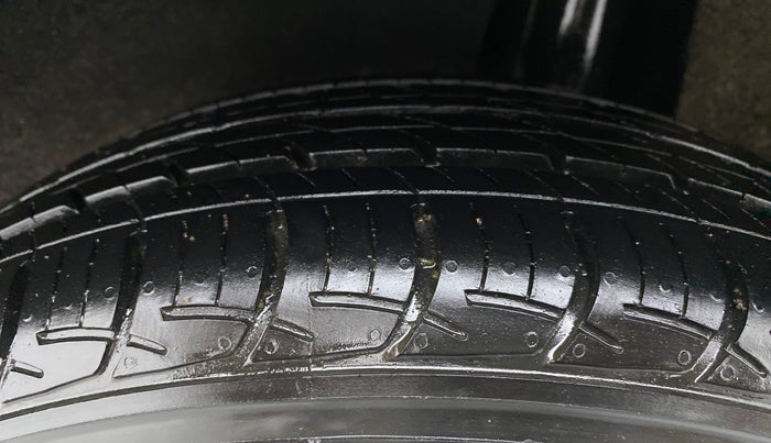 2016 Maruti Baleno DELTA PETROL 1.2, Petrol, Manual, 8,740 km, Left Rear Tyre Tread