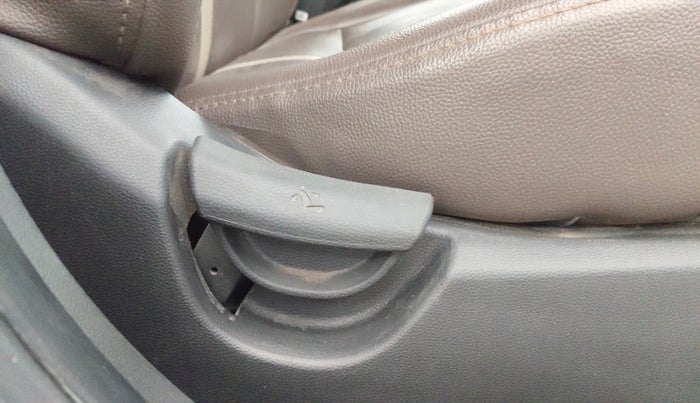 2019 Hyundai Grand i10 SPORTZ 1.2 KAPPA VTVT, Petrol, Manual, 63,179 km, Driver Side Adjustment Panel