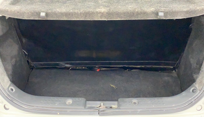2010 Maruti Swift VXI, Petrol, Manual, 80,407 km, Boot Inside