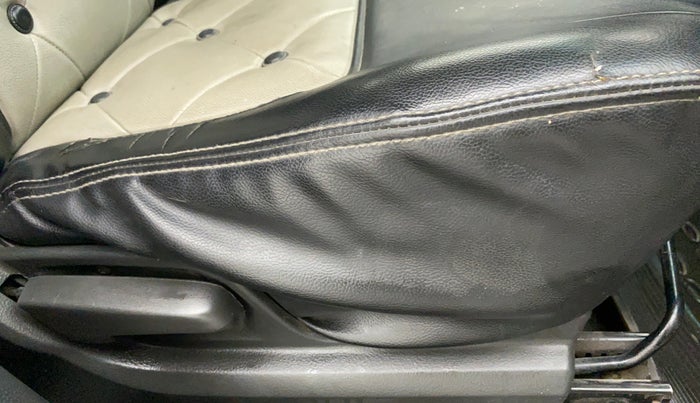 2010 Maruti Swift VXI, Petrol, Manual, 80,407 km, Driver Side Adjustment Panel