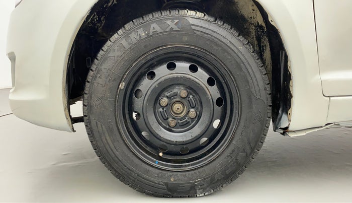 2010 Maruti Swift VXI, Petrol, Manual, 80,407 km, Left Front Wheel
