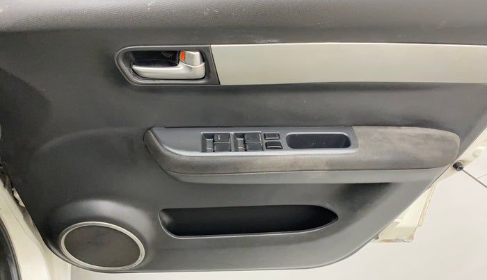 2010 Maruti Swift VXI, Petrol, Manual, 80,407 km, Driver Side Door Panels Control