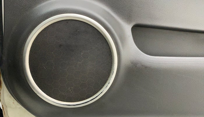 2010 Maruti Swift VXI, Petrol, Manual, 80,407 km, Speaker