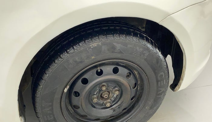 2010 Maruti Swift VXI, Petrol, Manual, 80,407 km, Right fender - Lining loose