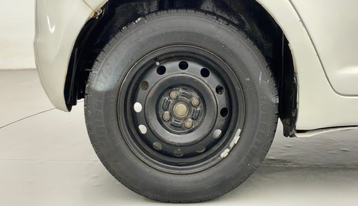 2010 Maruti Swift VXI, Petrol, Manual, 80,407 km, Right Rear Wheel