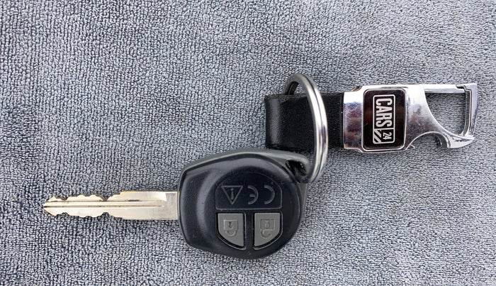 2018 Maruti Vitara Brezza VDI, Diesel, Manual, 49,317 km, Key Close Up