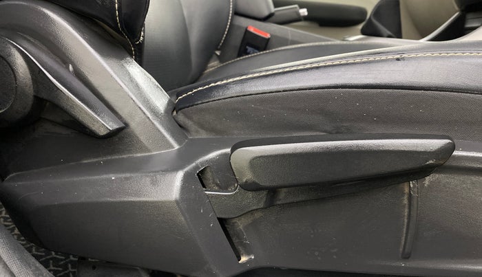 2022 Tata ALTROZ XZ PLUS PETROL, CNG, Manual, 1,27,164 km, Driver Side Adjustment Panel