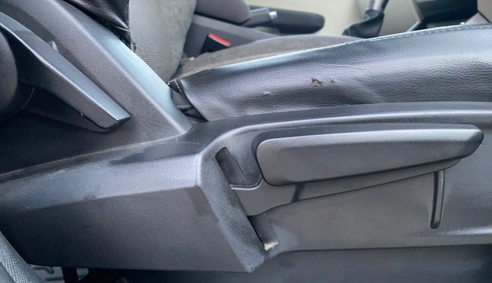 2022 Tata ALTROZ XZA, Petrol, Automatic, 41,234 km, Driver Side Adjustment Panel