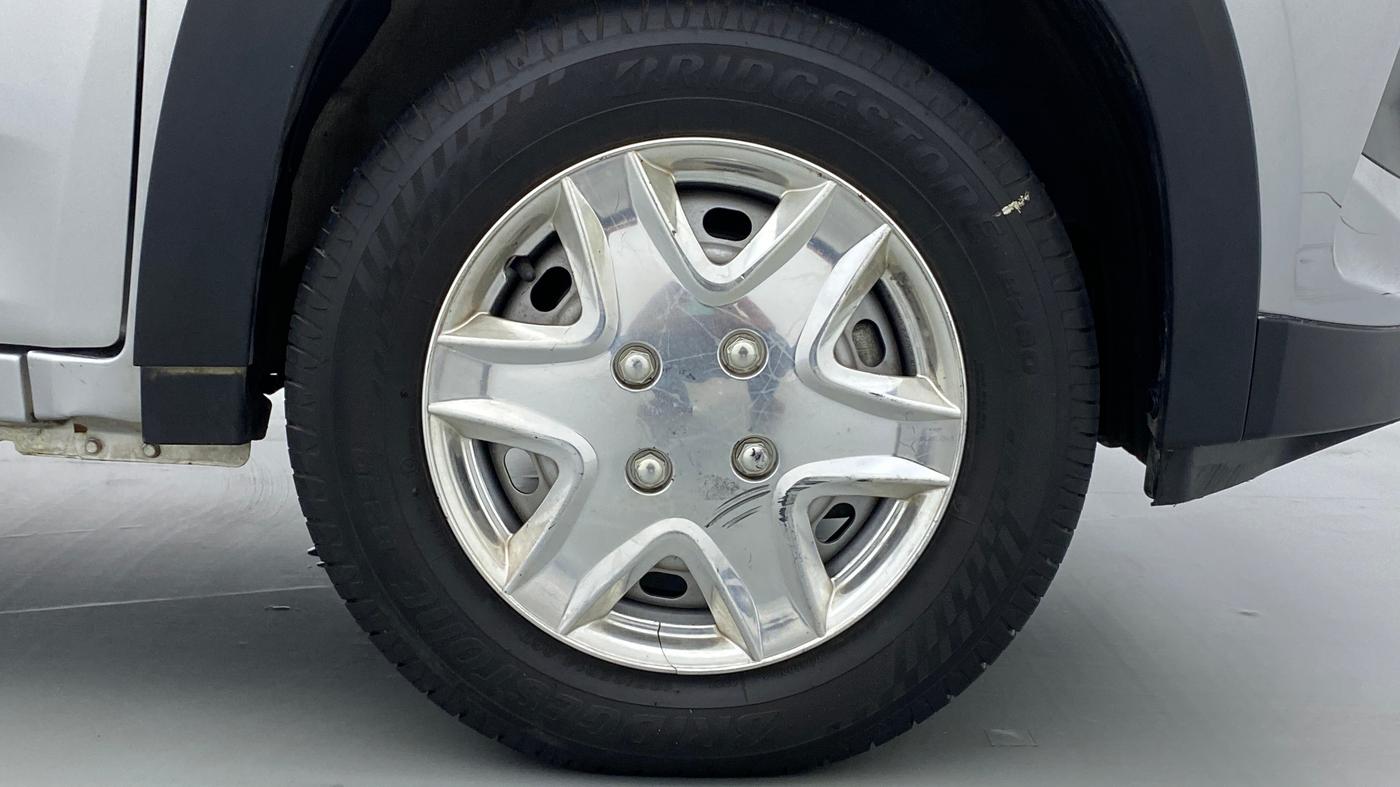 2018 Mahindra KUV 100 NXT K2 6 STR, Petrol, Manual, 5,852 km, Right Front Wheel