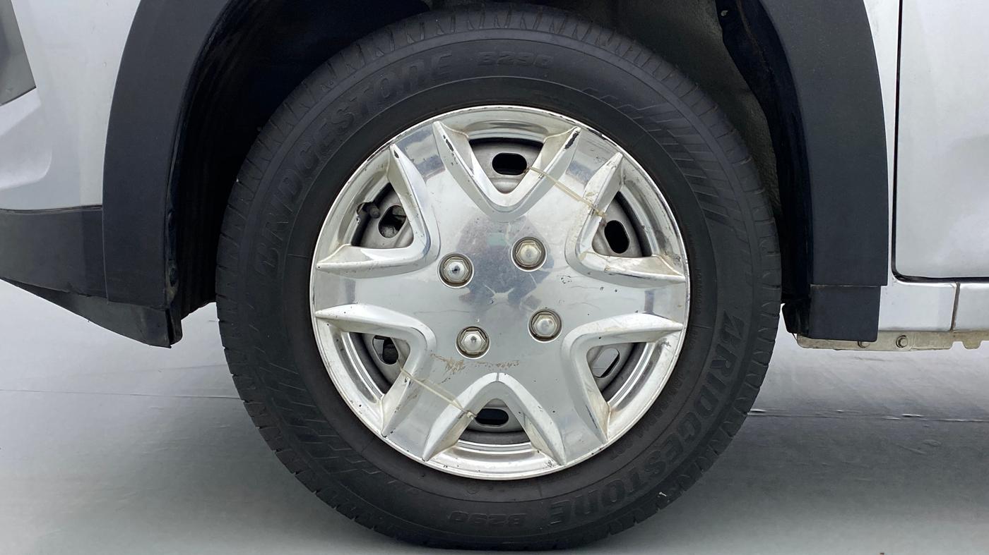 2018 Mahindra KUV 100 NXT K2 6 STR, Petrol, Manual, 5,852 km, Left Front Wheel