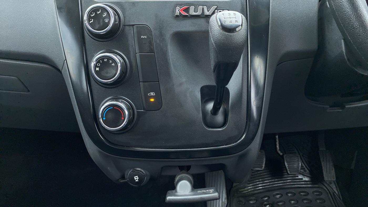 2018 Mahindra KUV 100 NXT K2 6 STR, Petrol, Manual, 5,852 km, Gear Lever