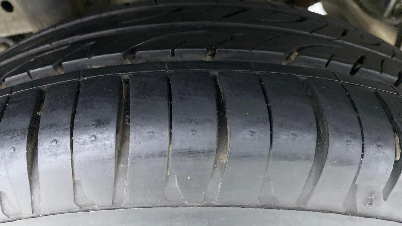2018 Mahindra KUV 100 NXT K2 6 STR, Petrol, Manual, 5,852 km, Right Rear Tyre Tread
