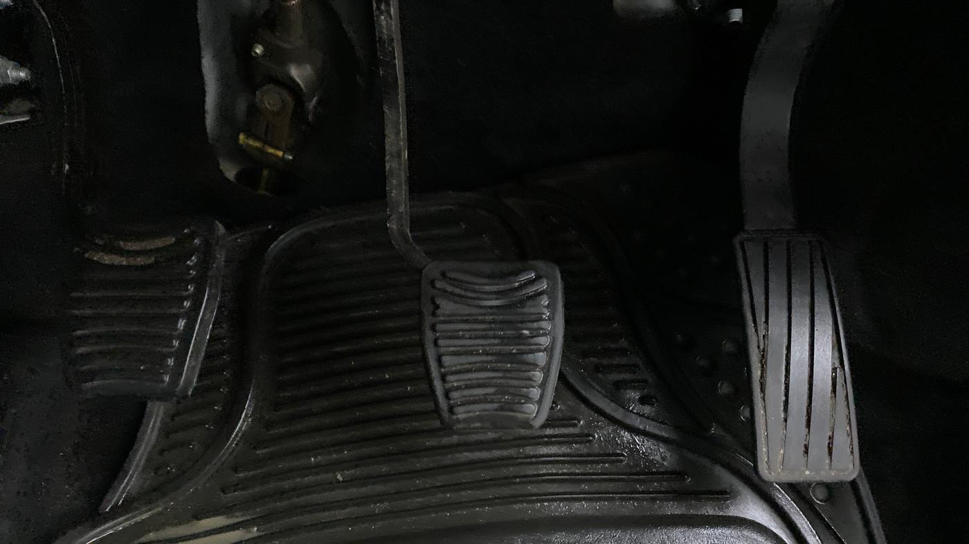 2018 Mahindra KUV 100 NXT K2 6 STR, Petrol, Manual, 5,852 km, Pedals