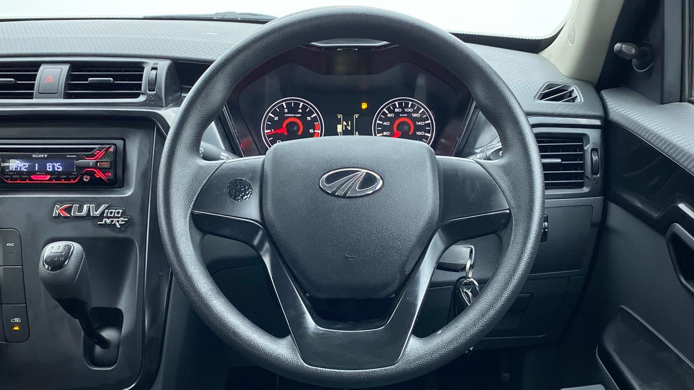 2018 Mahindra KUV 100 NXT K2 6 STR, Petrol, Manual, 5,852 km, Steering Wheel Close Up