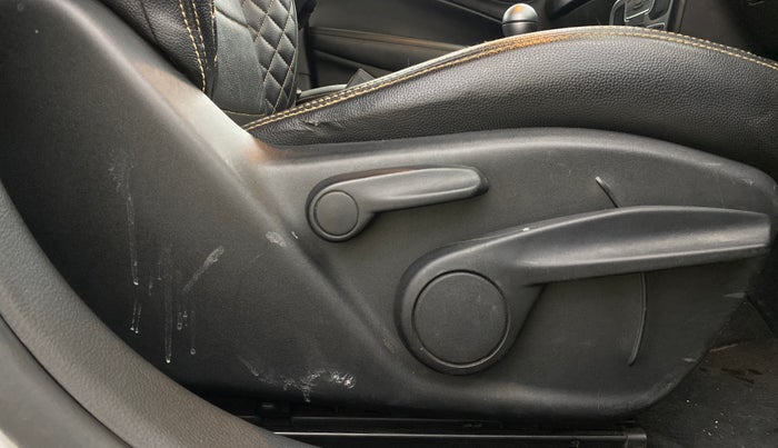 2019 Jeep Compass SPORT PLUS 2.0 DIESEL, Diesel, Manual, 94,130 km, Driver Side Adjustment Panel