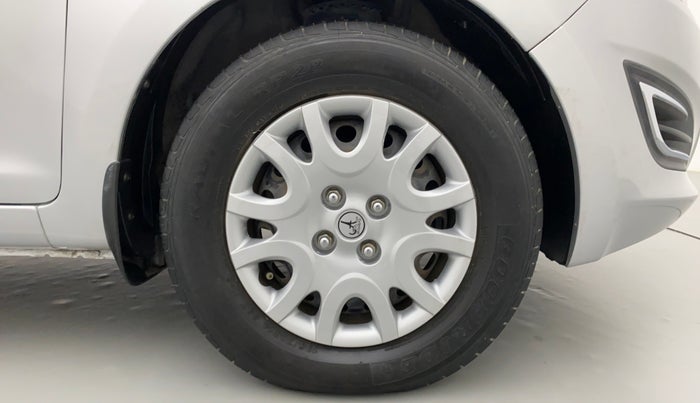 2013 Hyundai i20 MAGNA O 1.2, Petrol, Manual, 46,993 km, Right Front Wheel