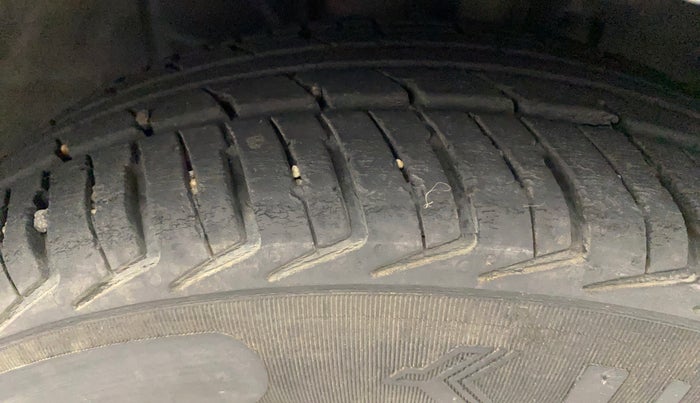 2019 Datsun Redi Go A, Petrol, Manual, 52,284 km, Right Front Tyre Tread